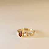 TIBBY | 9K Vintage Garnet & Pearl Ring