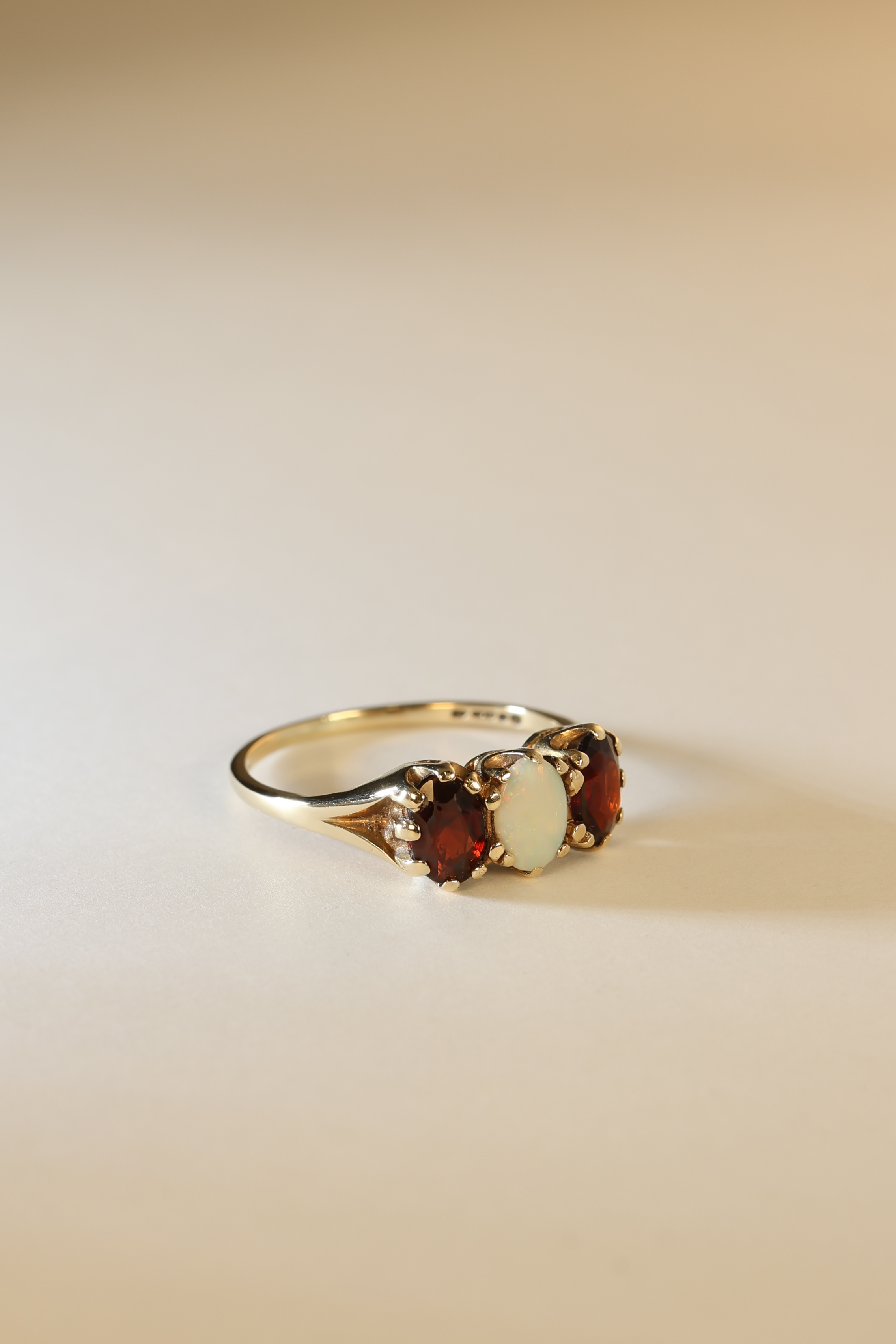 9K Vintage Garnet & Opal Ring – Gbop